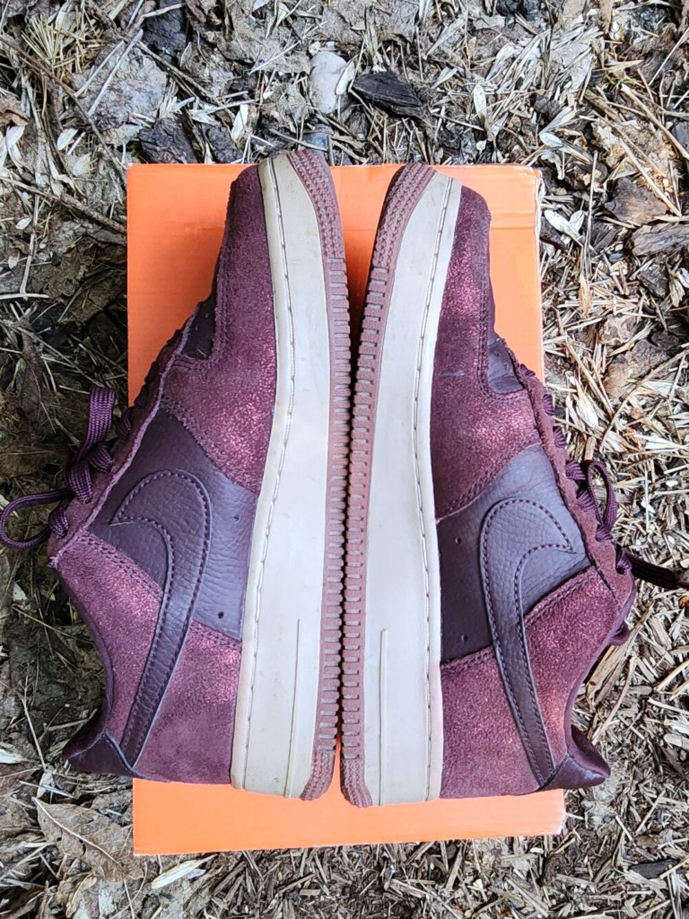 GUC Women's Nike Air Force 1's, AF1'S size 7.5 W/6 Youth & Men's Burgandy